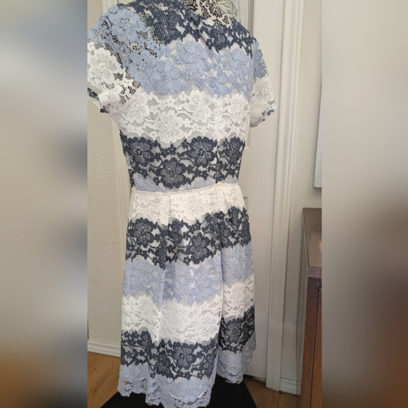 Modern, Ombre, Lace Dress - Picture 14 of 15